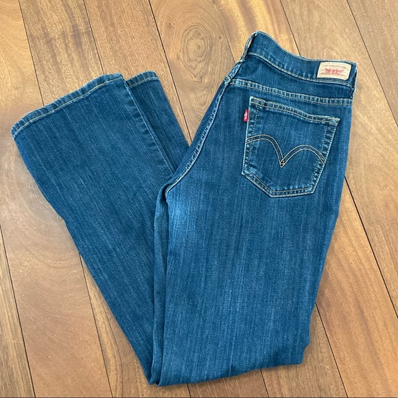 Levi's Denim - Woman's  Levi's 515 Boot Cut  Size 6M Denim Jeans